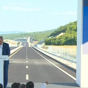 Δείτε live: Η τελετή παράδοσης του Αυτοκινητόδρομου Κεντρικής Ελλάδας Ε-65