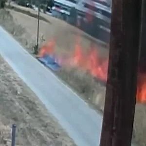 Τραγωδία στο Ωραιόκαστρο: Βίντεο καταγράφει τη στιγμή που ξεκινά η φονική πυρκαγιά από ένα τσιγάρο
