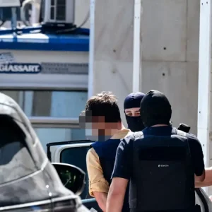 Marfin: Αρνούνται τις κατηγορίες και αμφισβητούν το ανώνυμο ηλεκτρονικό email οι δύο 42χρονοι συλληφθέντες για την εμπρηστική επίθεση