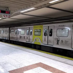 Αγία Παρασκευή: Συνελήφθη Σουδανός που περπατούσε στις σήραγγες του μετρό – Αστυνομικοί μπήκαν στο τούνελ, τους φώναζε «Allah Akbar»