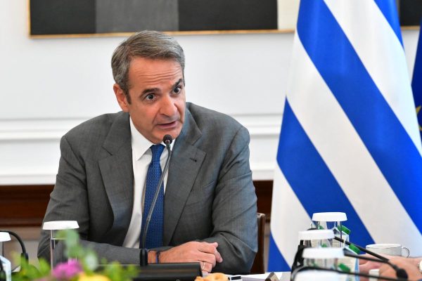 Μητσοτάκης στο υπουργικό: Έχουμε μπροστά μας δύσκολες ημέρες με τις φωτιές, στεκόμαστε στο πλευρό των οικογενειών των πυροσβεστών