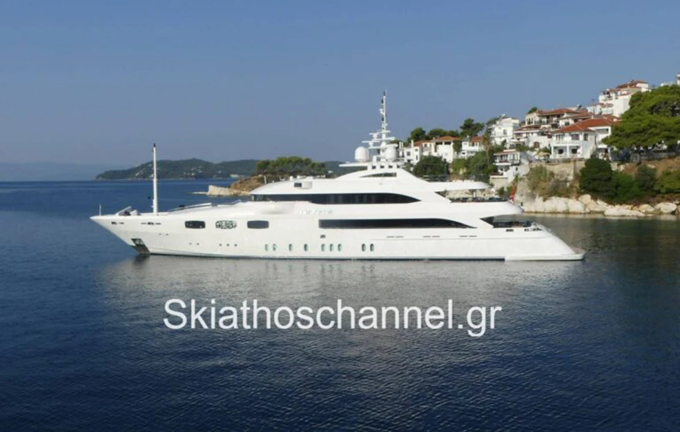 Στη Σκιάθο το υπερπολυτελές mega yacht «Mia Rama» του πρίγκιπα της Σαουδικής Αραβίας