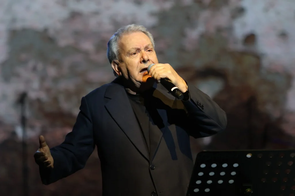 Γιώργος Χατζιδάκις: «Η απαγόρευση δεν αφορούσε τον Μανώλη Μητσιά αλλά την εταιρεία παραγωγής της συναυλίας»