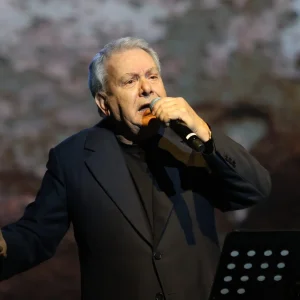 Γιώργος Χατζιδάκις: «Η απαγόρευση δεν αφορούσε τον Μανώλη Μητσιά αλλά την εταιρεία παραγωγής της συναυλίας»