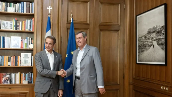 Συνάντηση Μητσοτάκη με τον πρωθυπουργό της Βαυαρίας: Το βλέμμα στην τεχνολογία και την οικονομία
