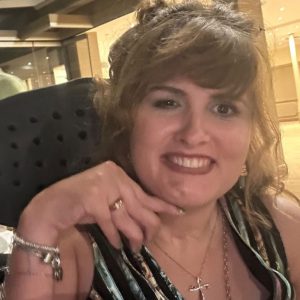 «Αρνούμαι να συμβιβαστώ με αυτό που ένα τέρας επέβαλε στη ζωή σου»: Συγκλονίζει η μητέρα της Μυρτώς 14 χρόνια μετά την άγρια επίθεση