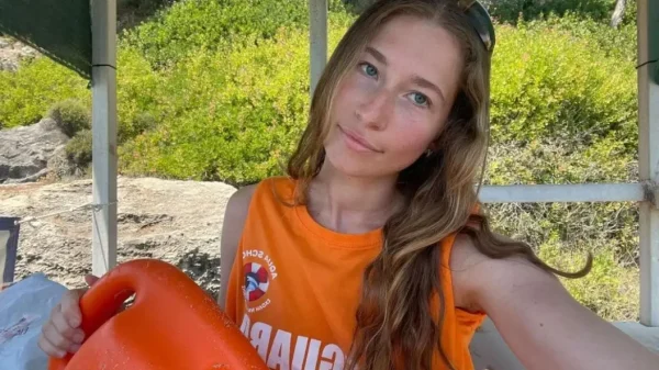 Ναυαγοσώστρια στην Κεφαλονιά έσωσε επτά λουόμενους από ισχυρά ρεύματα, ανάμεσά τους δύο παιδιά
