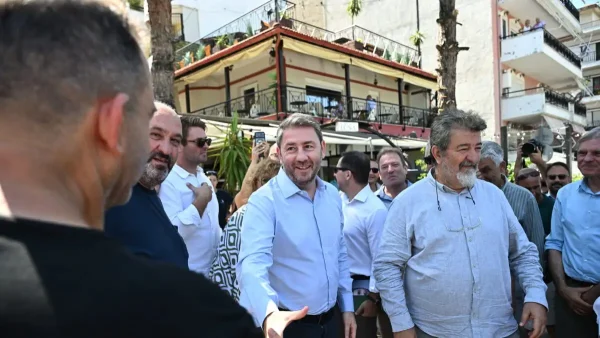 Ανδρουλάκης από Θεσσαλονίκη: «Η κυβέρνηση Μητσοτάκη υπηρετεί μια ασύδοτη αγορά» – «Νίκη του ΠΑΣΟΚ σημαίνει πολιτική αλλαγή»