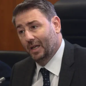 ΠΑΣΟΚ: Η δημοσκοπική «φτώχεια» φέρνει γκρίνια – Οι μπηχτές και η ένταση με την ΕΛ.ΑΣ μπλοκάρουν τη «φυγή προς τα μπρος»