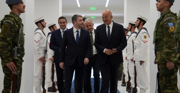 Συνάντηση Δένδια - Ανδρουλάκη: Τα θέματα Άμυνας δεν είναι ιδιοκτησία καμίας κυβέρνησης ή κόμματος, είπε ο υπουργός