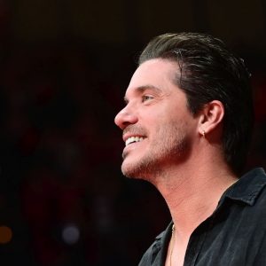 Ο Νίκος Οικονομόπουλος δώρισε 10.000 ευρώ για να σώσει ένα παιδί – Η αποκάλυψη του σωματείου «Παιδική χαρά»