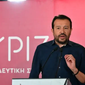 Καρφιά Παππά για τις έδρες που γίνονται «προσωπική περιουσία»: «Ο ΣΥΡΙΖΑ θα ζητήσει την ψήφο του ελληνικού λαού»
