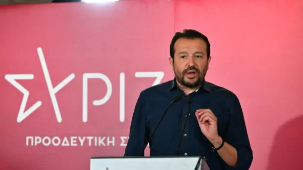 Καρφιά Παππά για τις έδρες που γίνονται «προσωπική περιουσία»: «Ο ΣΥΡΙΖΑ θα ζητήσει την ψήφο του ελληνικού λαού»