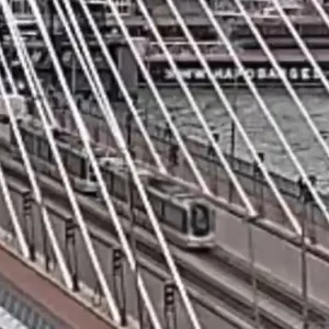 Ολλανδία: Σύγκρουση τραμ στη γέφυρα Erasmus στο Ρότερνταμ – 15 τραυματίες, ο ένας σοβαρά