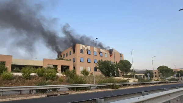 Πυρκαγιά σε εγκαταλελειμμένο κτίριο στο Ολυμπιακό Χωριό