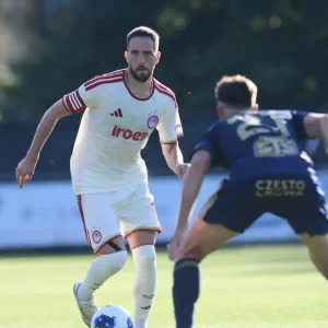 Ολυμπιακός – Ράκοβ 2-1: Φιλική νίκη με ανατροπή και φοβερό γκολ του Φορτούνη για τους Πειραιώτες στην Ολλανδία