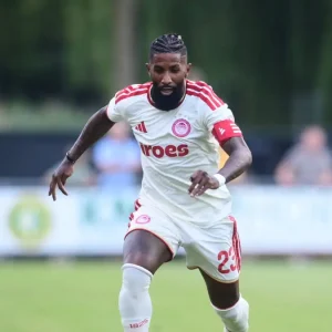 Άγιαξ – Ολυμπιακός 1-0: Έχασαν τις ευκαιρίες οι ερυθρόλευκοι και γνώρισαν την πρώτη τους ήττα στα φιλικά προετοιμασίας