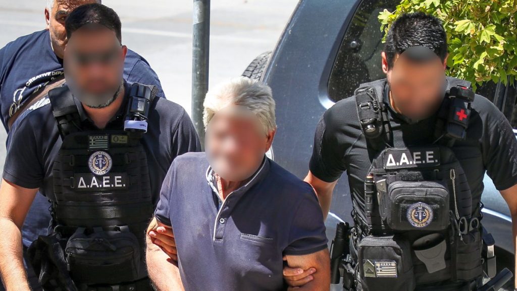 Φωτιά στο Ωραιόκαστρο: "Πότε θα πάω σπίτι μου; Πότε θα πάω να κοιμηθώ;", ρωτούσε τους αστυνομικούς ο 76χρονος