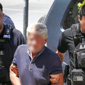 Φωτιά στο Ωραιόκαστρο: "Πότε θα πάω σπίτι μου; Πότε θα πάω να κοιμηθώ;", ρωτούσε τους αστυνομικούς ο 76χρονος