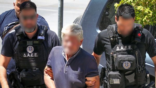 Φωτιά στο Ωραιόκαστρο: "Πότε θα πάω σπίτι μου; Πότε θα πάω να κοιμηθώ;", ρωτούσε τους αστυνομικούς ο 76χρονος