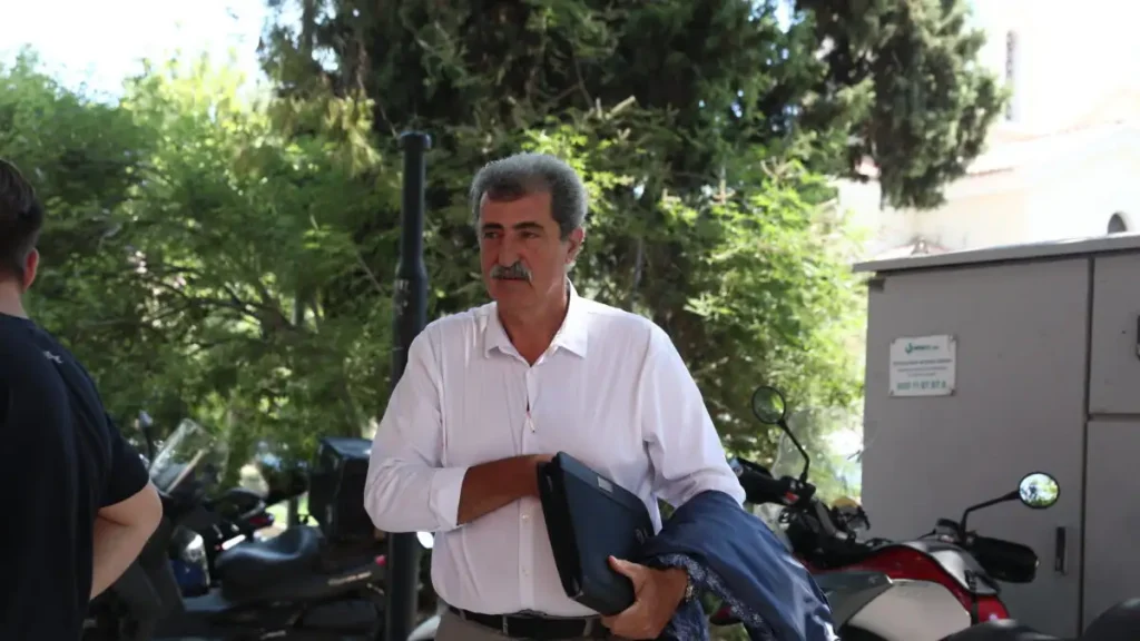 ΣΥΡΙΖΑ: Από τα όργανα στα έδρανα η κρίση – Οι ανεξαρτητοποιήσεις βουλευτών και το δύσκολο στοίχημα της νέας πλειοψηφίας