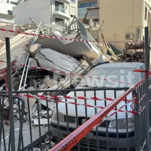 Εισαγγελική παρέμβαση για απομάκρυνση των μπάζων από την πολυκατοικία στα Πετράλωνα και τις ρωγμές στην Κυψέλη