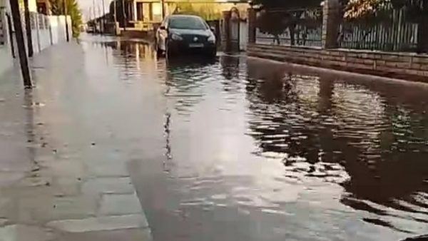 Σφοδρή κακοκαιρία έπληξε τη Φαρκαδόνα Τρικάλων