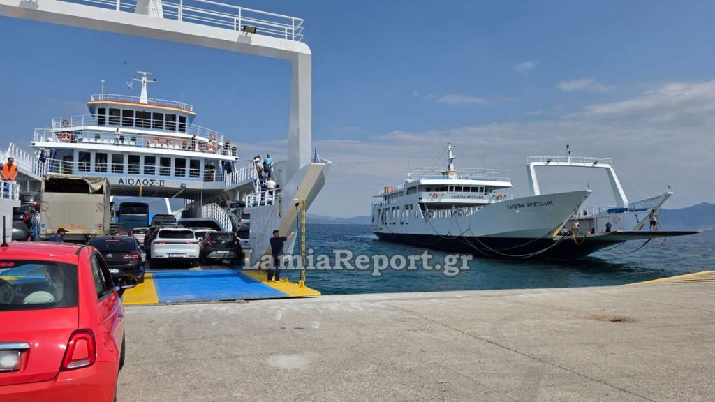 Ασφυκτικά γεμάτα φεύγουν κάθε ώρα τα πλοία από Αρκίτσα και Γλύφα (ΦΩΤΟ)