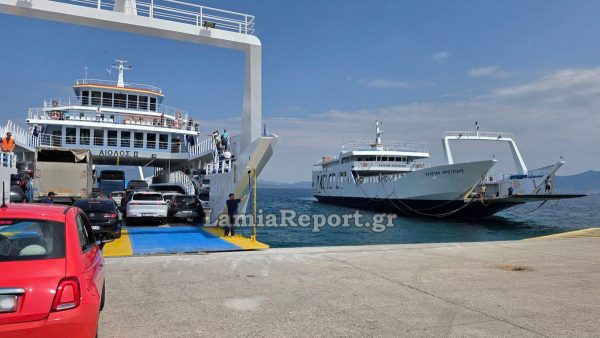 Ασφυκτικά γεμάτα φεύγουν κάθε ώρα τα πλοία από Αρκίτσα και Γλύφα (ΦΩΤΟ)