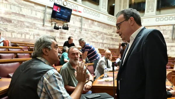Ο Παύλος Πολάκης επέστρεψε στον ΣΥΡΙΖΑ με επίθεση στον Φάμελλο: Επίδειξη μικρότητας και αναξιοπρέπειας