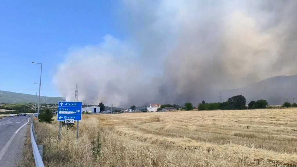 Φθιώτιδα: Μάχη με τις φλόγες να σωθούν τα χωριά - Μαίνεται σε δύο πολύ μεγάλα μέτωπα η πυρκαγιά
