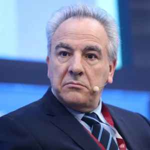 Ο Θάνος Ντόκος μιλά για τους Ρώσους φαρσέρ: «Έκλεψαν φωνή και εικόνα, κάλεσα αμέσως την ΕΥΠ»