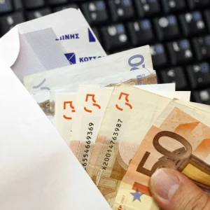Ρύθμιση 72 δόσεων για χρέη στην Εφορία: Πότε ανοίγει η πλατφόρμα και ποιοι κερδίζουν
