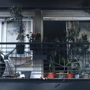 Η Αντιτρομοκρατική «σκανάρει» τη διαδρομή για το «safe house» των δραστών μετά τις επιθέσεις στη Θεσσαλονίκη - Η μονωτική ταινία και το μηχανάκι