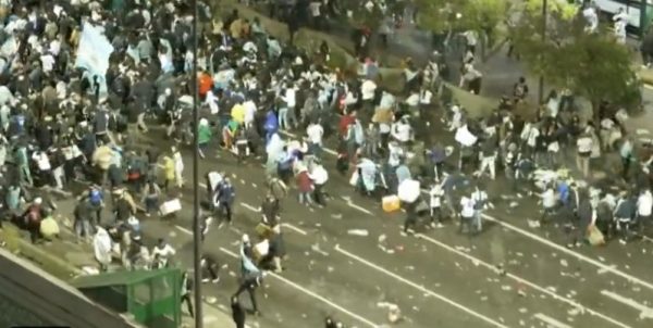 Αργεντινή: Επεισόδια στο Μπουένος Άιρες και συλλήψεις μετά τον χαμένο τελικό στο Μουντιάλ