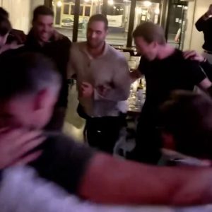 Ελληνικό γλέντι στο Σίδνεϊ από την χρυσή εθνική πόλο ανδρών: Ζεϊμπέκικο, εθνικός ύμνος και «Ελλάς ολέ, ολέ», δείτε βίντεο
