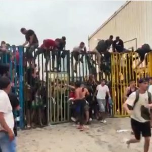 Θέουτα: «Προώθησέ το» – Το μήνυμα στα social media που πυροδότησε το κύμα χιλιάδων μεταναστών