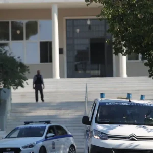 Φωτιά στο Σισμανόγλειο: «Η μητέρα μου υπέστη ανακοπή» την ώρα της εκκένωσης λέει ο γιος της 83χρονης