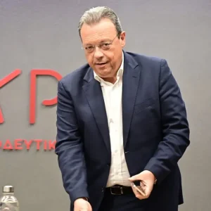 ΣΥΡΙΖΑ: Η Κουμουνδούρου δίνει την «καθαρή λίστα» των οργάνων την Παρασκευή, αλλά η Κεντρική Επιτροπή μυρίζει μπαρούτι