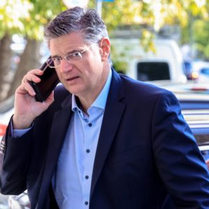 Μπαράζ παραιτήσεων μετά την αποχώρηση Φάμελλου από την ηγεσία του ΣΥΡΙΖΑ, τέλος ο Καλαματιανός από γραμματέας της ΚΟ και ο διευθυντής της Αυγής