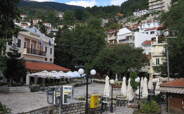 Ο Εμπορικός Σύλλογος Καρπενησίου συναντήθηκε με τον Δήμαρχο της πόλης