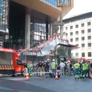 Τραγωδία σε εργοτάξιο στις Βρυξέλλες: 6 οι νεκροί στο ασανσέρ από τη φωτιά – Φόβοι για αύξηση των θυμάτων