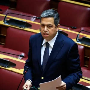 Ο Συμεών Κεδίκογλου ανακοίνωσε ότι παραιτείται από βουλευτής του ΣΥΡΙΖΑ και ανέβασε φωτογραφία με τον Αλέξη Τσίπρα
