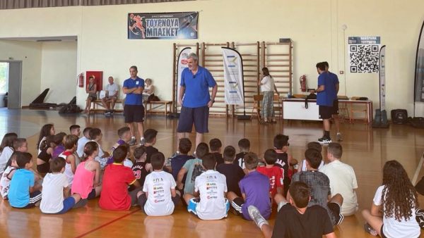 Με απόλυτη επιτυχία πραγματοποιήθηκε το 6ο «Basketball Camp» στο Καρπενήσι με τον Νίκο Οικονόμου