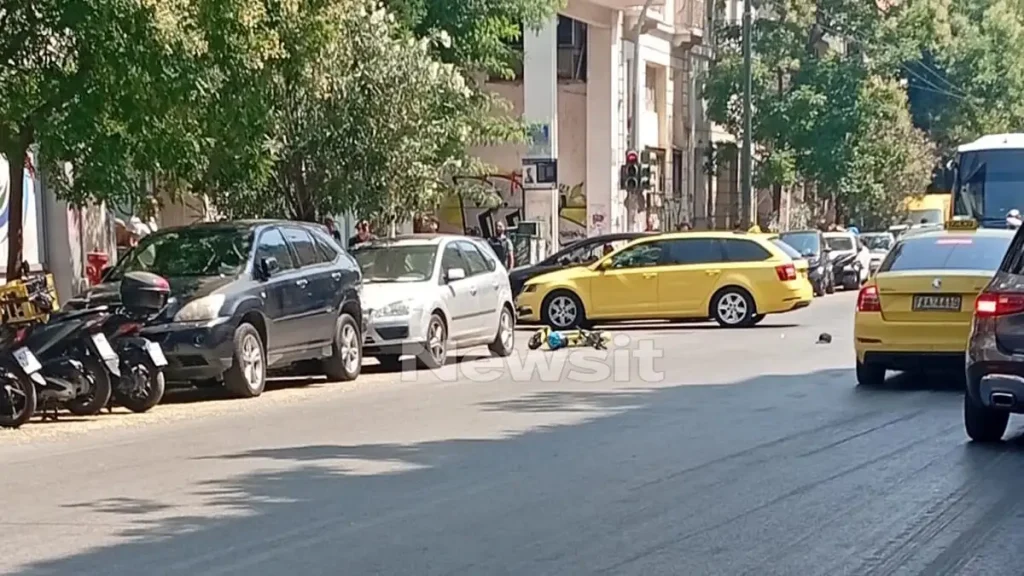 Τροχαίο στον Άγιο Παντελεήμονα: Αυτοκίνητο συγκρούστηκε με πατίνι – Στο νοσοκομείο 17χρονος με τραύμα στο κεφάλι