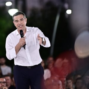 Τσίπρας για φωτιές: Να σκεφτούμε τι πρέπει να κάνουμε και τι πρέπει να αλλάξουμε