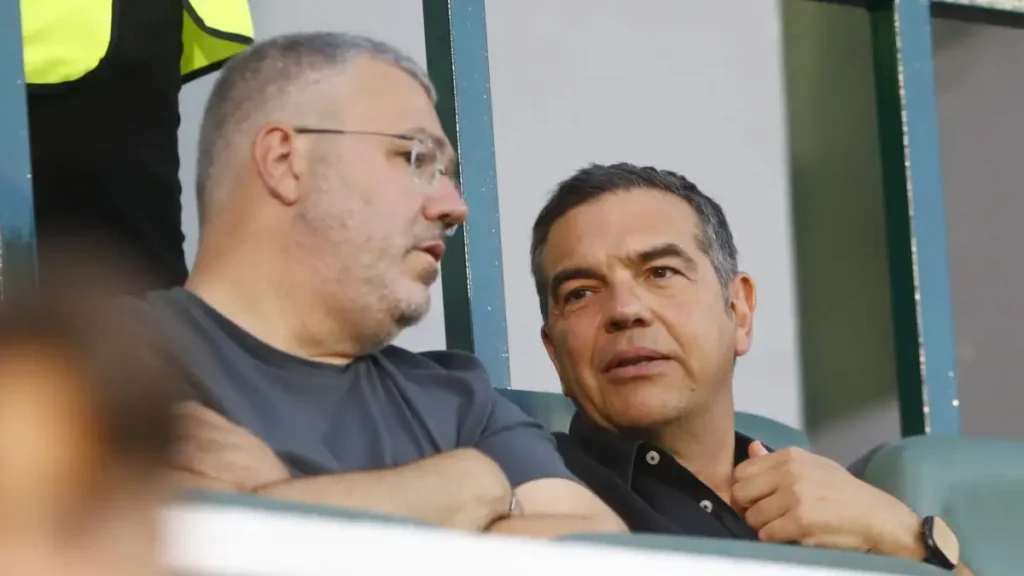 Ο Αλέξης Τσίπρας δεν χάνει αγώνα του Παναθηναϊκού: Στη Λεωφόρο για το φιλικό με την Γκρασχόπερς