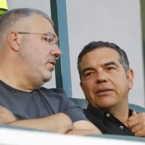 Ο Αλέξης Τσίπρας δεν χάνει αγώνα του Παναθηναϊκού: Στη Λεωφόρο για το φιλικό με την Γκρασχόπερς