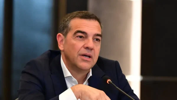Το νέο δίπολο που στήνει η ΕΛΑΣ απέναντι στη ΝΔ: «Το 99% της κοινωνίας απέναντι στο 1% της ελίτ»