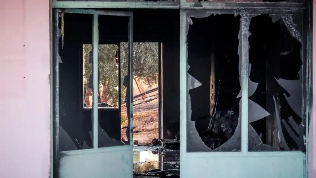 Χανιά: Διασωληνωμένος στη ΜΕΘ ο 70χρονος από την έκρηξη σε εργοστάσιο επισκευής σκαφών